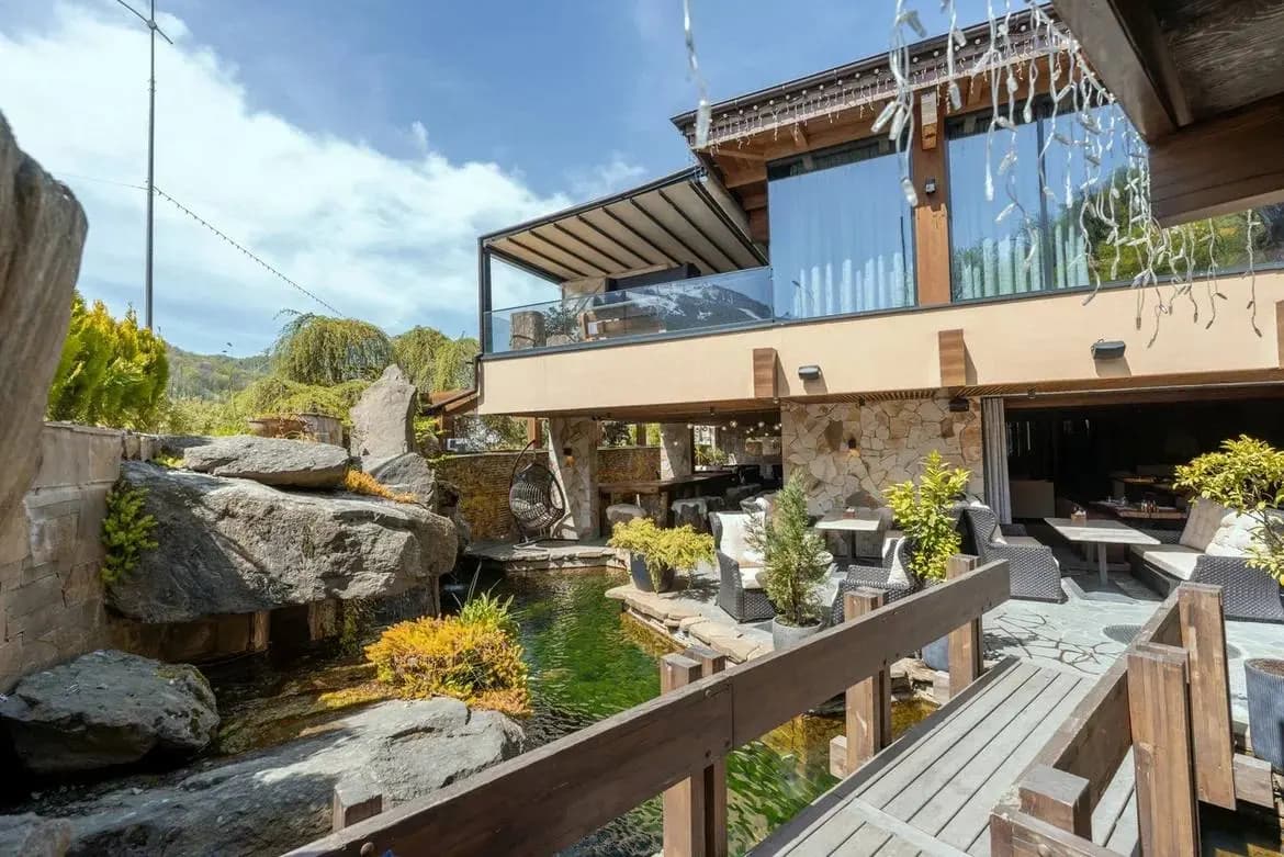 Ресторан Шале в Красной Поляне На улице