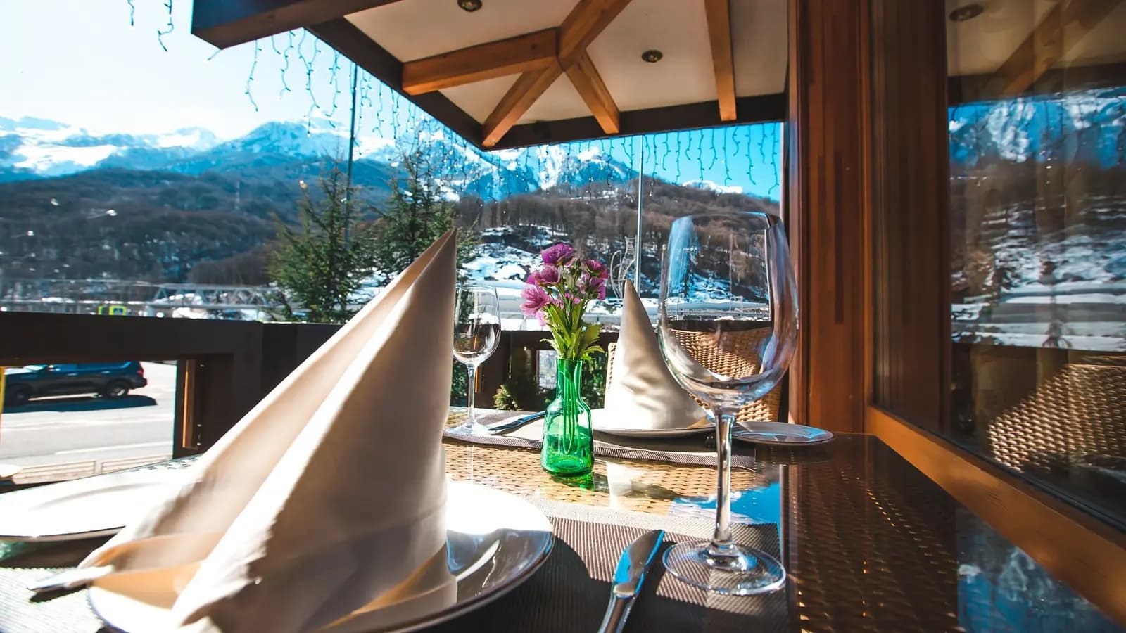 Ресторан Шале в Красной Поляне вид на горы